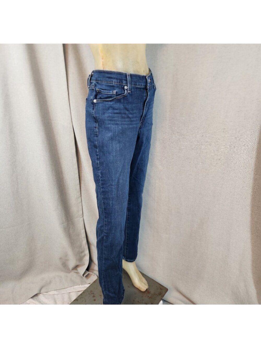 Levis Blue Med Wash Classic Straight Denim Blue Jeans Size 12 LARGE 32 Wx 29 I - Picture 3 of 8